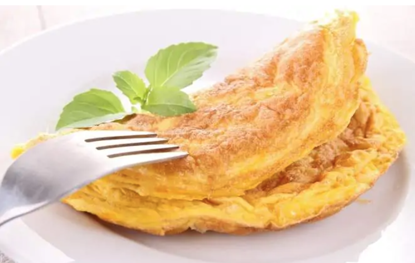 RATATOUILLE DE CALABACÍN, BERENJENA Y TOMATE CON TORTILLA DE ATÚN Y PURÉ DE PATATA